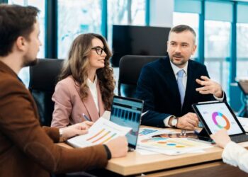 how to hire right business growth consultant